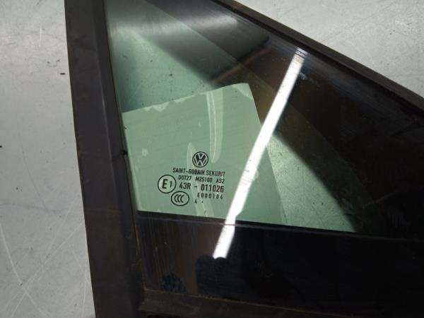 Vetro triangolare porta anteriore destro VOLKSWAGEN Passat (3G2, CB2) Imagem-1