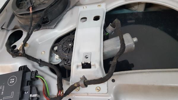 Elevador vidros trás esquerdo MERCEDES-BENZ Classe C (W203)