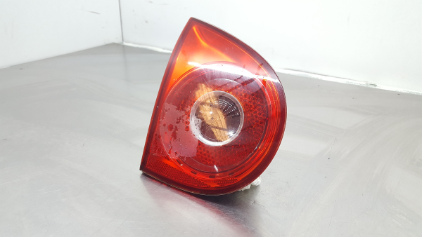 Feu de coffre Gauche VOLKSWAGEN Golf V (1K1)