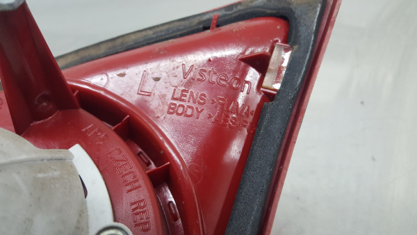 Feu de coffre Gauche VOLKSWAGEN Golf V (1K1) Imagem-2