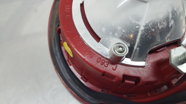 Feu de coffre Gauche VOLKSWAGEN Golf V (1K1) Imagem-3