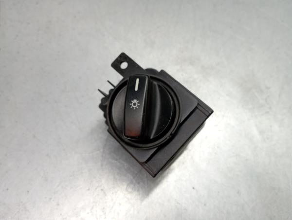Botão / interruptor de luzes MERCEDES-BENZ Classe A (W169)