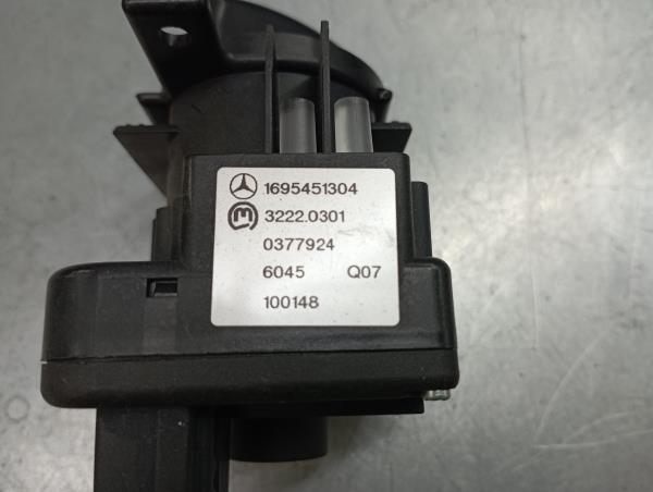 Botão / interruptor de luzes MERCEDES-BENZ Classe A (W169) Imagem-2