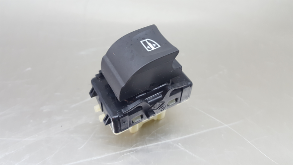 Mando / interruptor elevalunas delantero derecho RENAULT Captur (J5_)