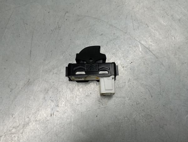 Mando / interruptor elevalunas delantero derecho CITROËN C3 III (SX) Imagem-3