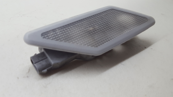 Plafonier trás BMW 8 (E31) Imagem-1