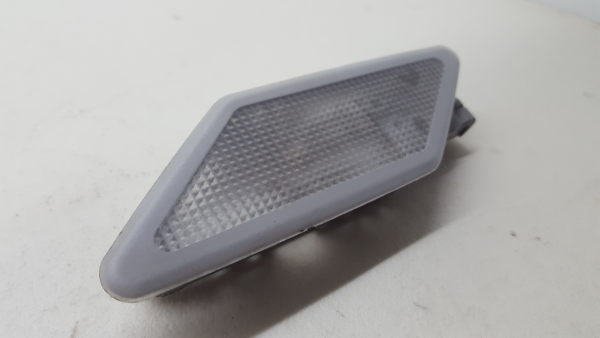 Plafonier trás BMW 8 (E31) Imagem-1