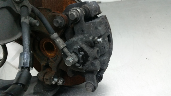 Pinça travão / maxila de travão frente esquerda FORD Fiesta VI (CB1, CCN) Imagem-2