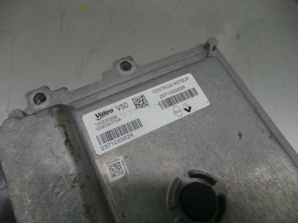Centralina motor / ECU RENAULT Clio IV Grandtour (KH_) Imagem-2
