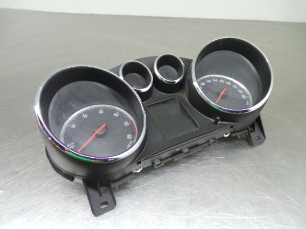 Quadrante / painel de instrumentos OPEL Astra J Sports Tourer Imagem-1