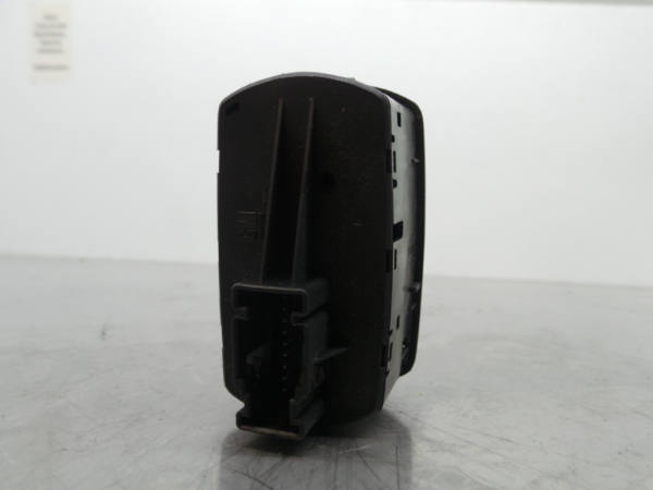 Left Front window control OPEL Corsa D Imagem-1