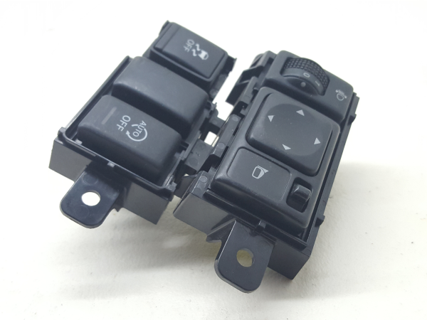 Multifunction control NISSAN Juke (F15) Imagem-1