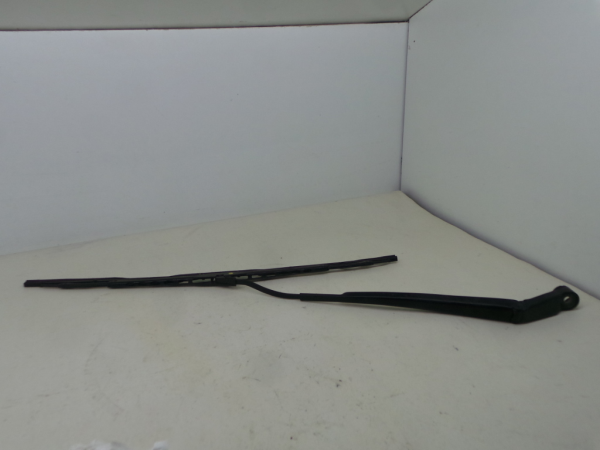 Windscreen wiper arm Left front TOYOTA Yaris (_P9_)