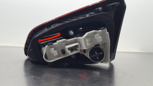 Feu de coffre Gauche VOLKSWAGEN Golf VII (5G1, BQ1, BE1, BE2) Imagem-1