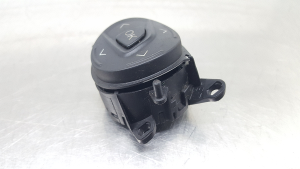 Commandes au volant FORD Focus III Imagem-1