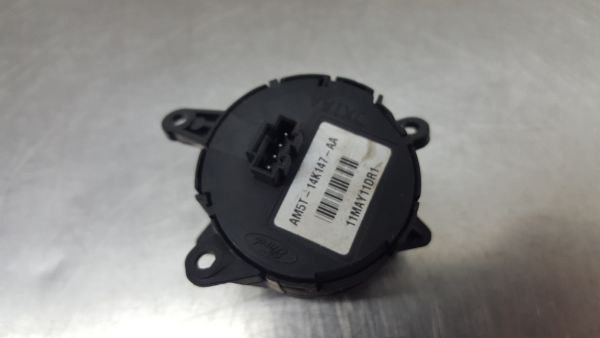 Commandes au volant FORD Focus III Imagem-2