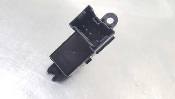 Mando / interruptor elevalunas delantero derecho NISSAN Primera Sedan (P12) Imagem-2