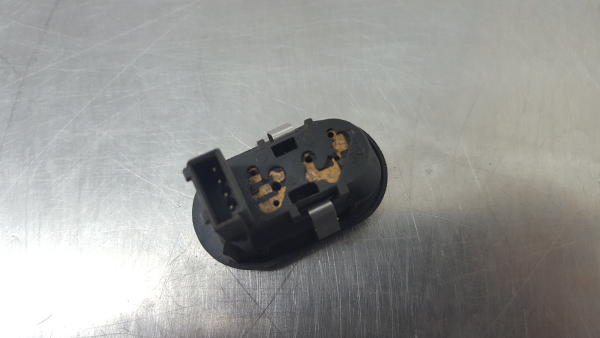 Mando / interruptor elevalunas delantero derecho OPEL Astra G Hatchback (F48_, F08_) Imagem-2