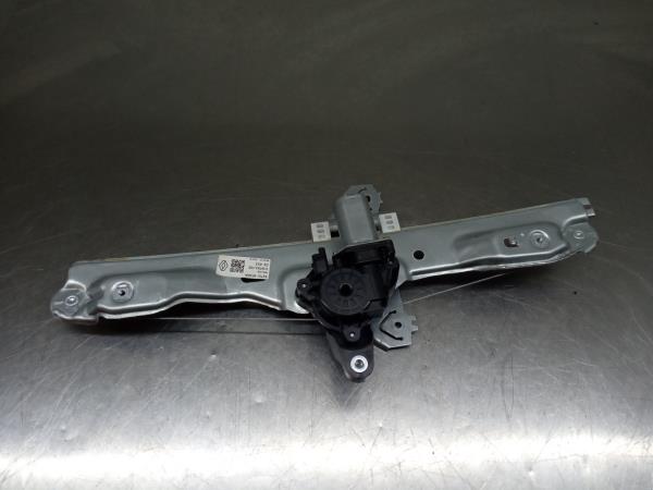 Alzavetro posteriore sinistro RENAULT Kadjar (HA_, HL_)