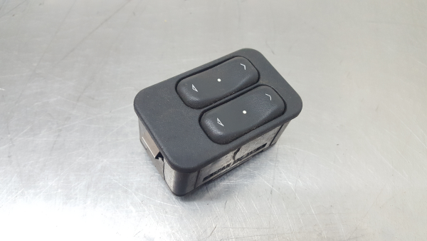 Commande / interrupteur lève-vitre Avant gauche OPEL Corsa C
