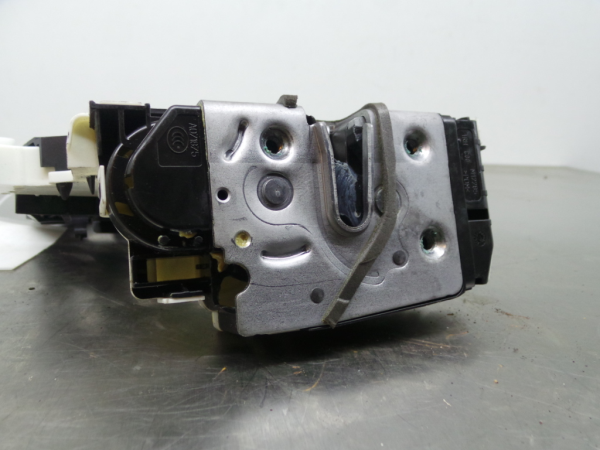 Cerradura / cierre puerta delantero derecho MERCEDES-BENZ Classe A (W176)