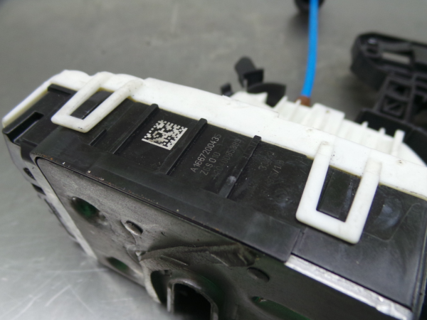 Cerradura / cierre puerta delantero derecho MERCEDES-BENZ Classe A (W176) Imagem-4