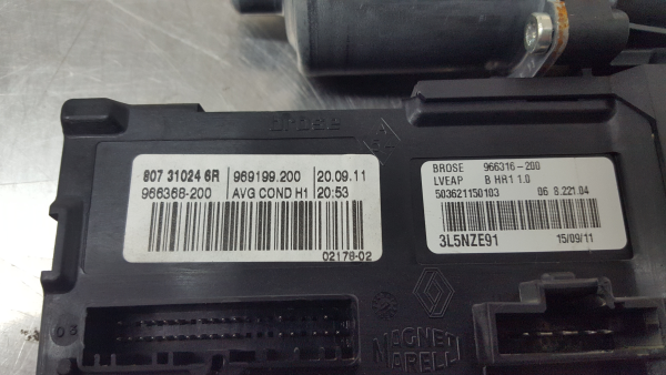 Moteur lève-vitre avant gauche RENAULT Megane III (BZ0_) Imagem-4