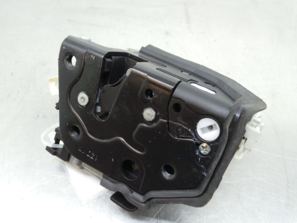 Cerradura / cierre puerta delantero derecho AUDI A4 (8W2, 8WC, B9)