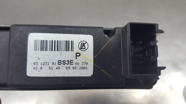 Mando / interruptor elevalunas delantero derecho MAZDA 3 (BK) Imagem-3