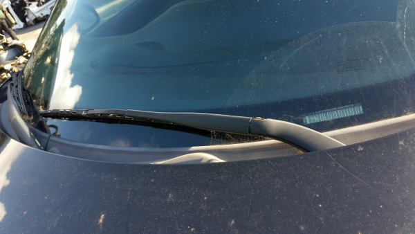 Braccio del tergicristallo anteriore sinistro SAAB 9-3 Sedan (YS3F)