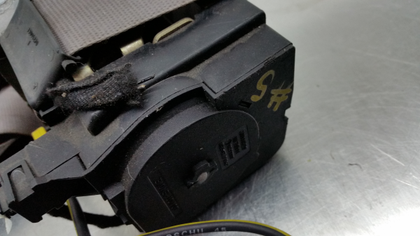 Pretensor cinturón Delantero Derecho MERCEDES-BENZ Classe C (W202) Imagem-1