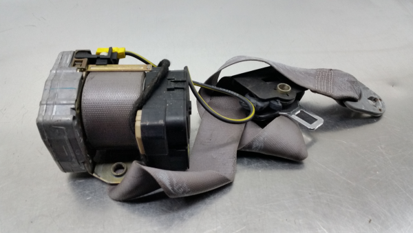 Pretensor cinturón Delantero Derecho MERCEDES-BENZ Classe C (W202) Imagem-2