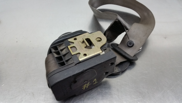 Pré-tensor cinto frente direito VOLKSWAGEN Passat (3B2)