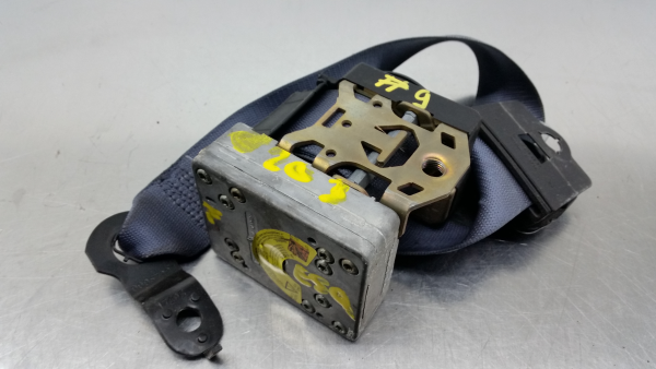 Prétensionneur de ceinture avant gauche MERCEDES-BENZ Classe C (W203)