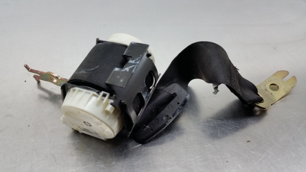 Pré-tensor cinto trás direito BMW 5 (E60)