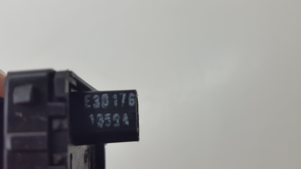 Mando / interruptor elevalunas delantero derecho RENAULT Megane III (BZ0_) Imagem-3