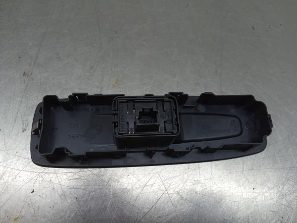 Mando / interruptor elevalunas delantero derecho RENAULT Megane IV (B9A/M_) Imagem-1