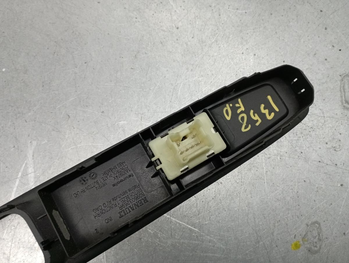 Mando / interruptor elevalunas delantero derecho RENAULT Clio IV (BH_) Imagem-3