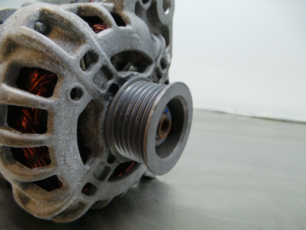 Alternador SEAT Ibiza IV (6J5, 6P1) Imagem-2