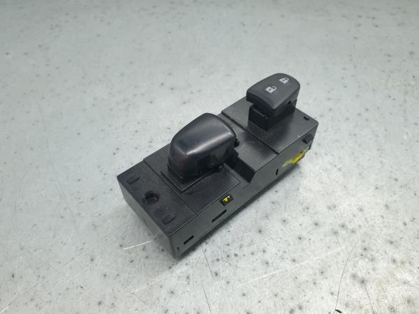 Mando / interruptor elevalunas delantero derecho NISSAN Juke (F15) Imagem-1
