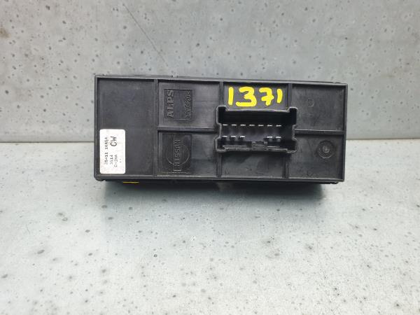 Mando / interruptor elevalunas delantero derecho NISSAN Juke (F15) Imagem-2
