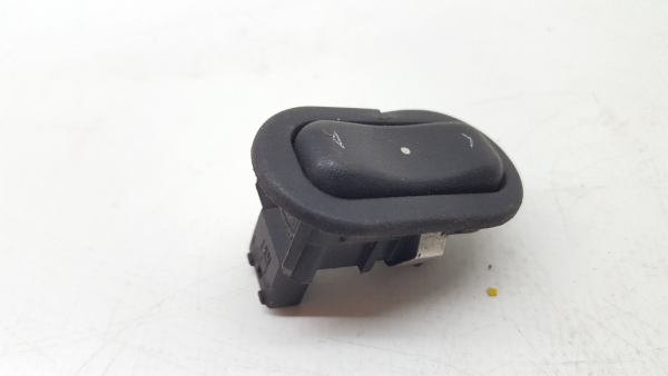 Mando / interruptor elevalunas delantero derecho OPEL Corsa C
