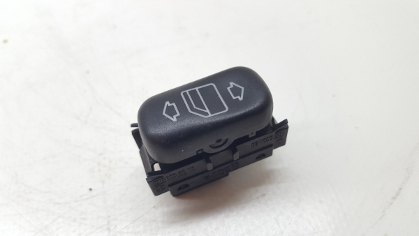 Right Rear window control MERCEDES-BENZ Classe A (W168) Imagem-1