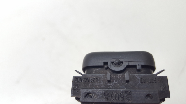 Right Rear window control MERCEDES-BENZ Classe A (W168) Imagem-4