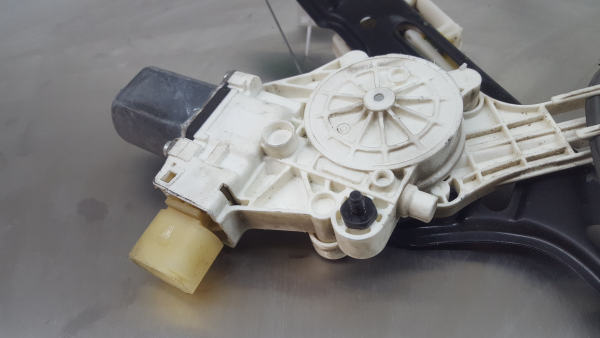 Lève-vitre avant gauche BMW 1 (E87) Imagem-2