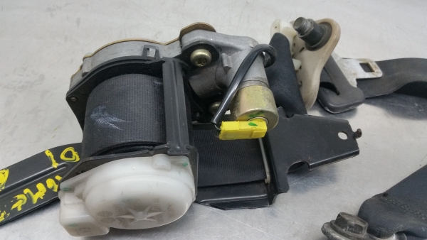 Pré-tensor cinto frente esquerdo NISSAN Almera I Sedan (N15) Imagem-1