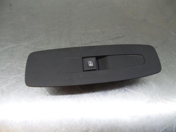 Mando / interruptor elevalunas delantero derecho RENAULT Kadjar (HA_, HL_)
