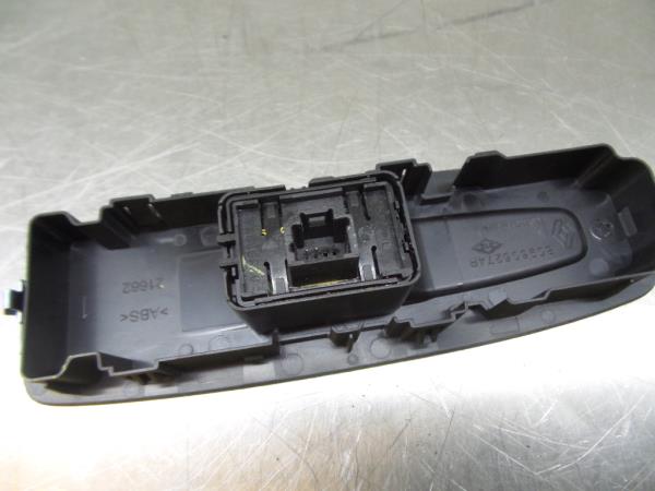 Mando / interruptor elevalunas delantero derecho RENAULT Kadjar (HA_, HL_) Imagem-2