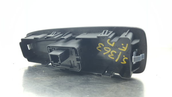 Mando / interruptor elevalunas delantero derecho RENAULT Kadjar (HA_, HL_) Imagem-1