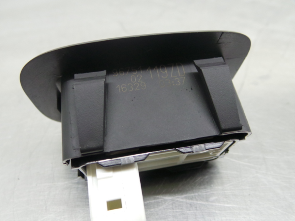 Mando / interruptor elevalunas delantero derecho PEUGEOT 2008 I (CU_) Imagem-3